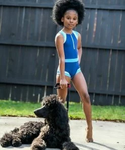 Evie's Studio Sporty Blue Leo