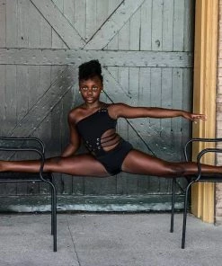 Evie's Studio Sassy Black Grommet Leo