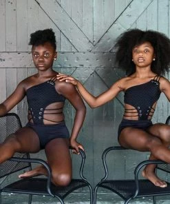 Evie's Studio Sassy Black Grommet Leo