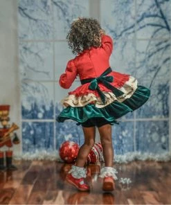 Evie's Closet Clothing O' Holly Night